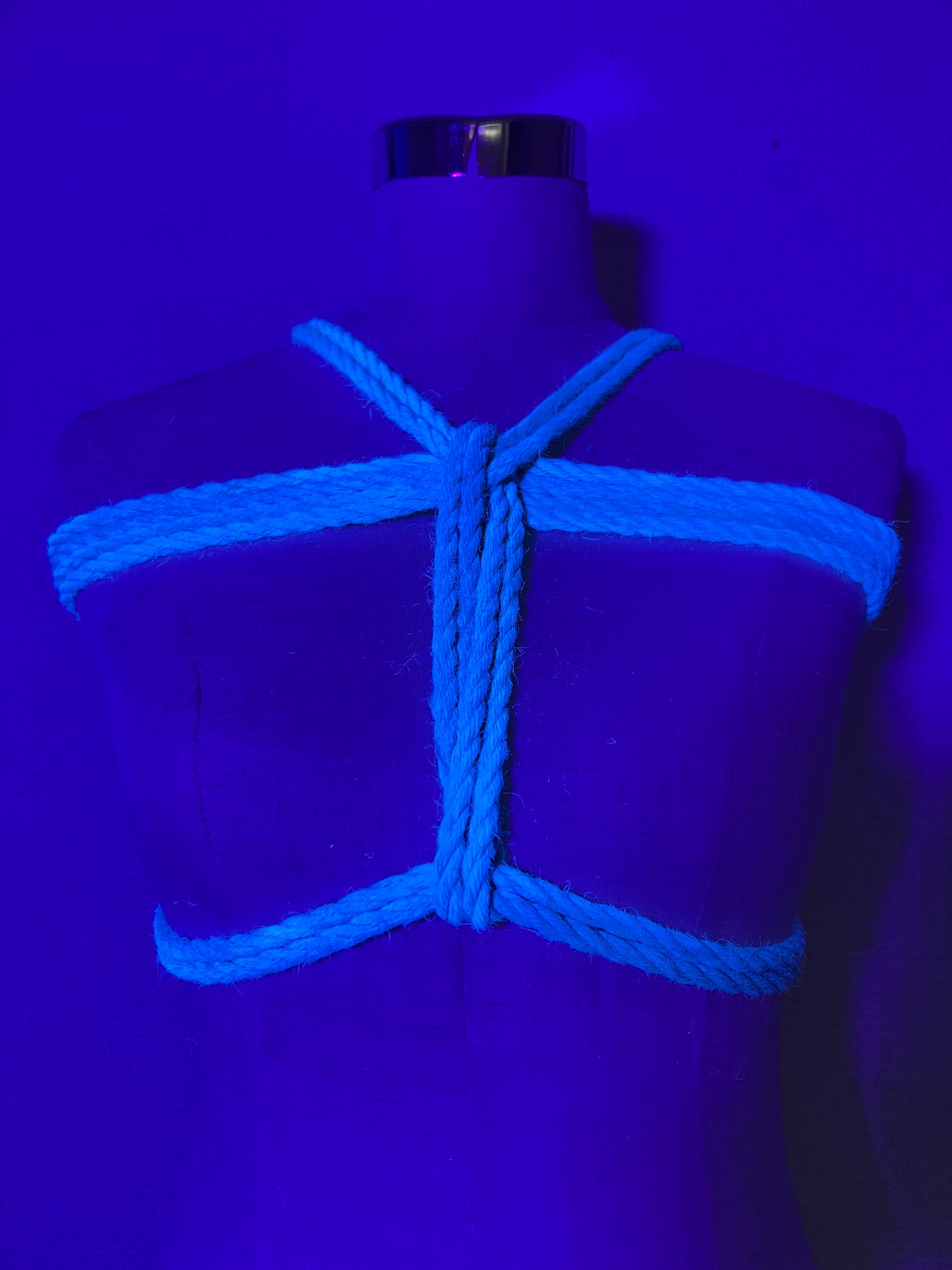 Natural & UV Light Blue Jute Rope